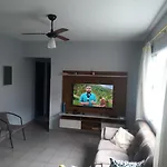 Apartamento Com Estacionamento, Wi-Fi, Ar Condicionado A 300 Metros Da Praia Da Enseada No Guaruja.