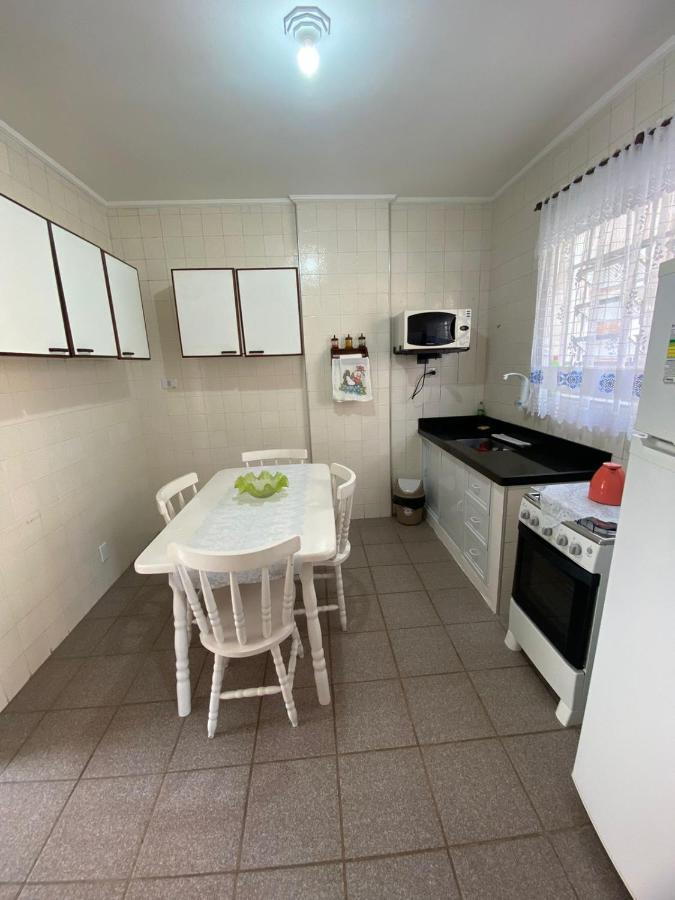 Com Estacionamento, Wi-fi, Ar Condicionado A 300 Metros Da Da Enseada No Guaruja. Apartment *